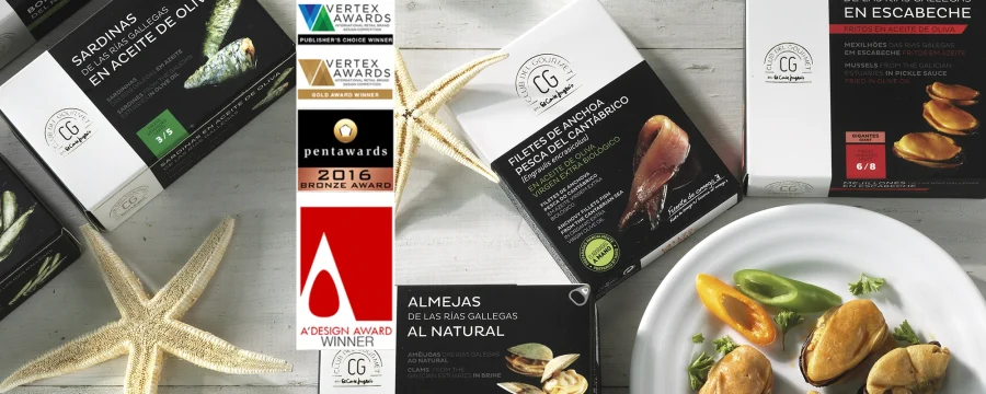 Club del Gourmet: Bodegón elegante con cajas de productos de mar gourmet, diseño de Tridimage. premio Vertex Publisher's y Gold Winner, Pentawards 2016 Bronze Award, A'Design Winner