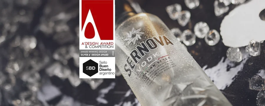 Botella de vodka Sernova, diseño por Tridimage. A Design Award Plata 2022. Sello Buen Diseño Argentino