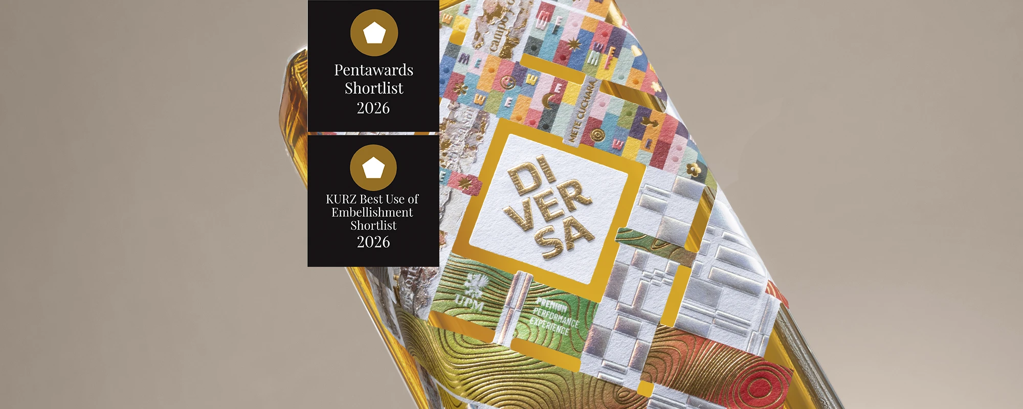 Detalle de etiqueta de Tequila Diversa con estampados dorados, nominada a Pentawards 2026 y KURZ Best Use of Embellishment.